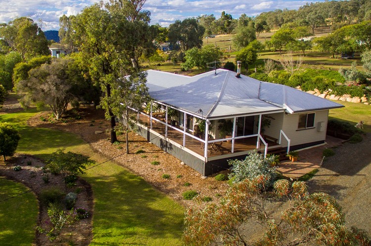 Projects | Rural Residence - Gowrie Mountain | Renovation Builder Toowoomba | McCosker Constructions